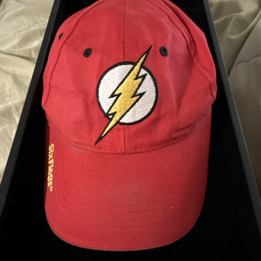 Six Flags Great Adventure DC Comics The Flash Red Logo‎ Hard Find 3983